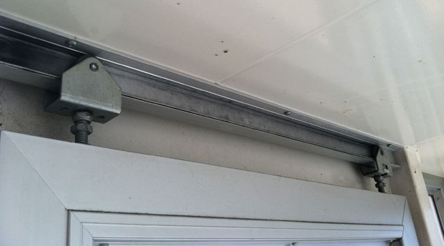 booth maintenance door parts 001