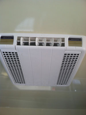 booth maintenance-roof air grill